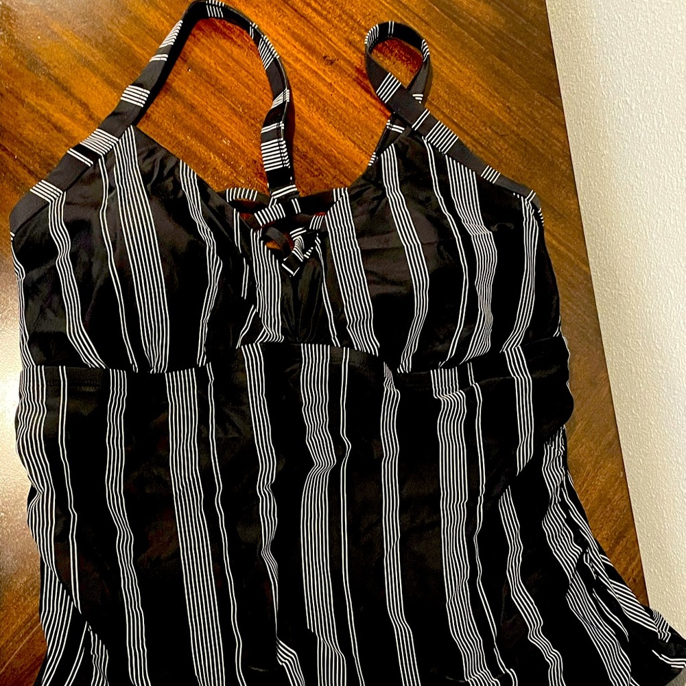 Adjustable strap tankini!